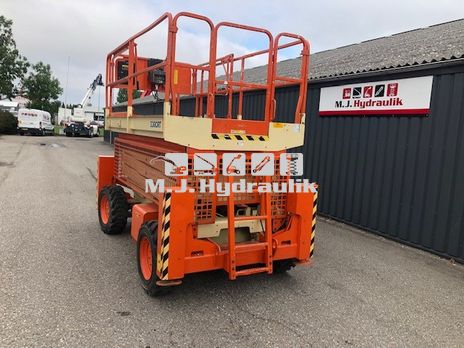JLG 330CRT